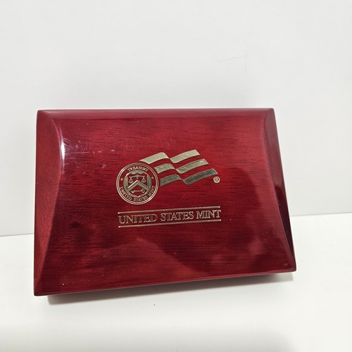 Mint wooden presentation - mint,