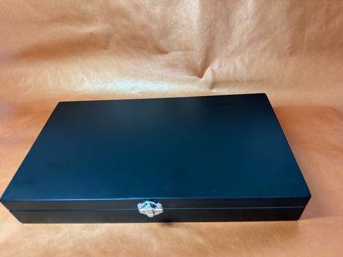 Black wooden presentation - wooden,